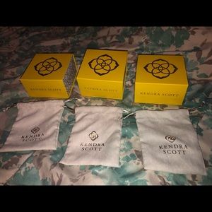 1 Kendra Scott boxes & dustbags